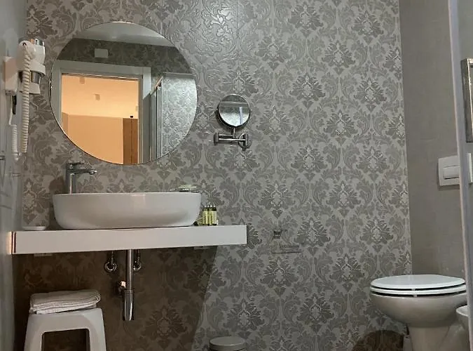 Liberty 招待所 4*